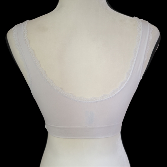 NWT Lovely Lace Front Hook Bra LARGE 40-42 White Lacey Soft Comfy FLAW - Picture 13 of 16